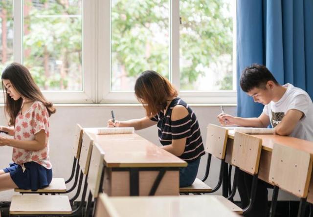 重庆这五所中学名声大噪，培养出11名清北保送生，教育实力强劲