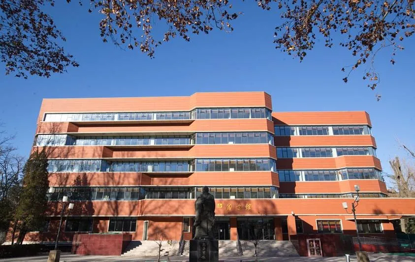 北京“超美”高校：地铁直达校门，绿化率46%，“校花”数量称霸五道口！