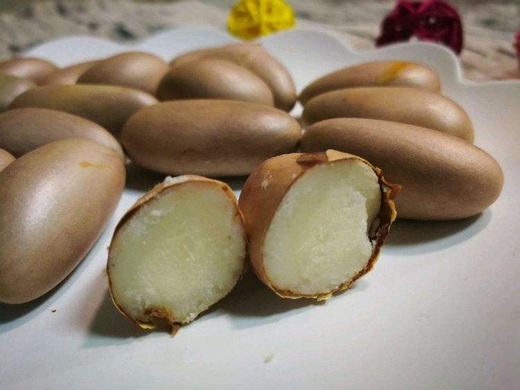吃剩的菠萝蜜核不要扔 这样吃比板栗还要香