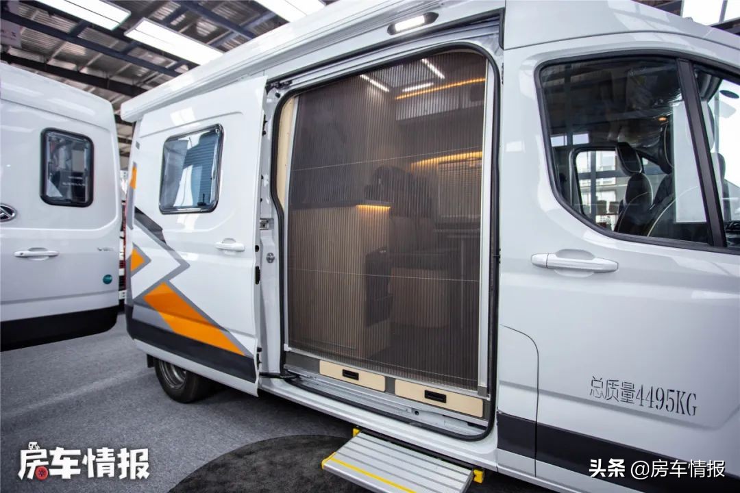 全新大通V90房车来啦！配2.0T发动机参数超依维柯，起售价真便宜