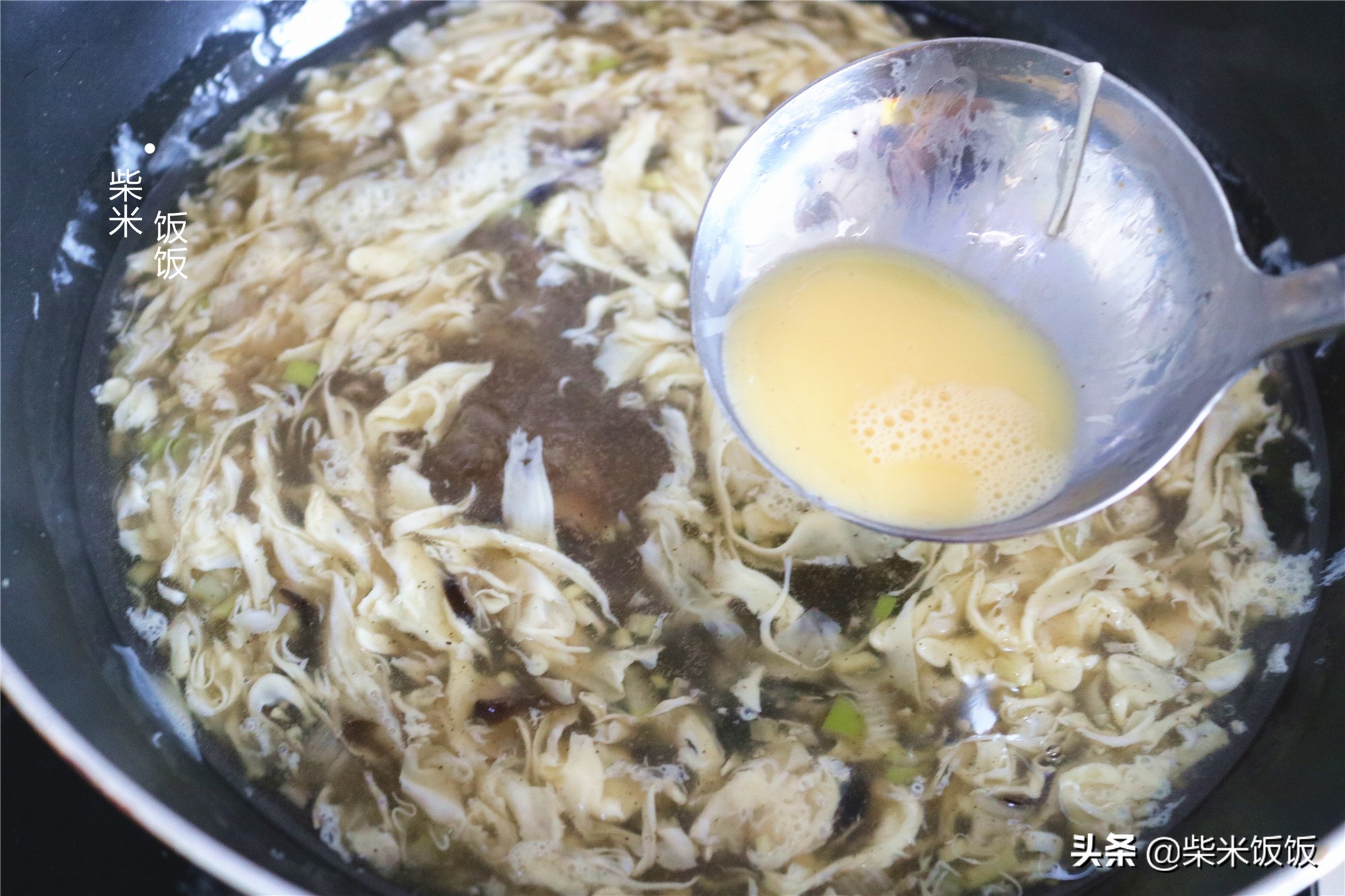 鸡蛋汤这样做，没有油烟，鲜香开胃，一碗下肚浑身舒服