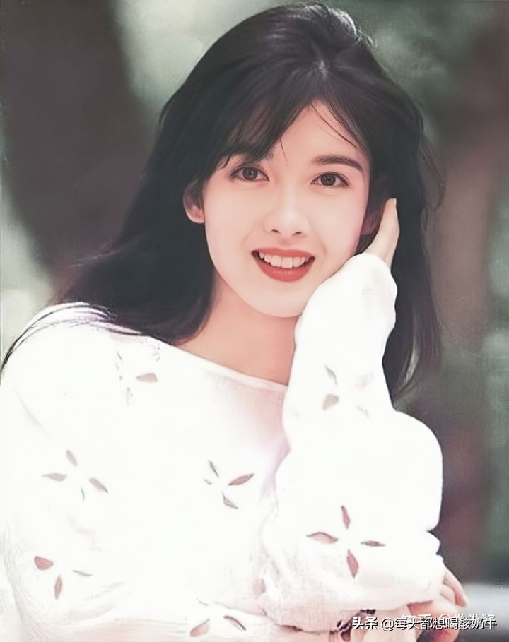 周慧敏年轻的时候长得有多好看?