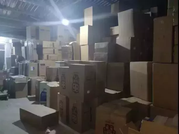 情侣微商卖假“新秀丽”箱包,一月赚20万买奔驰住别墅!