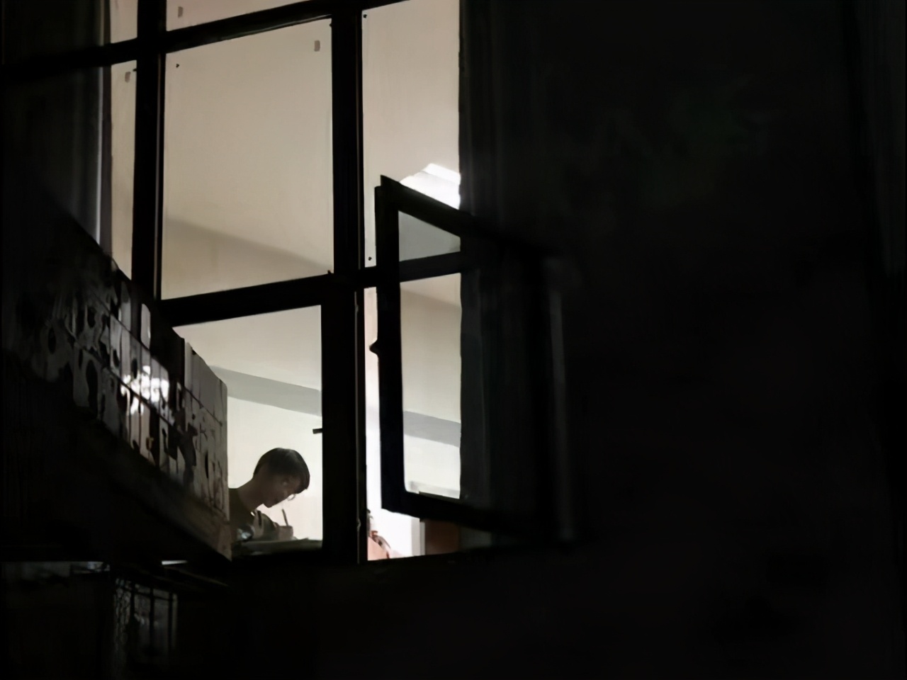 看完武汉大学的学生日常，才知道考名校的意义，你或许上了假大学