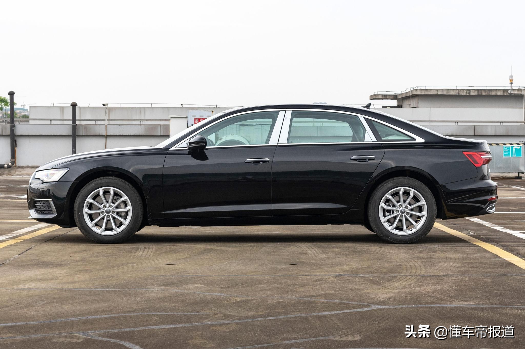 新车 </p><p>　　 售41.98万元起！2022款奥迪A6L或将亮相广州车展，3.0T涨价