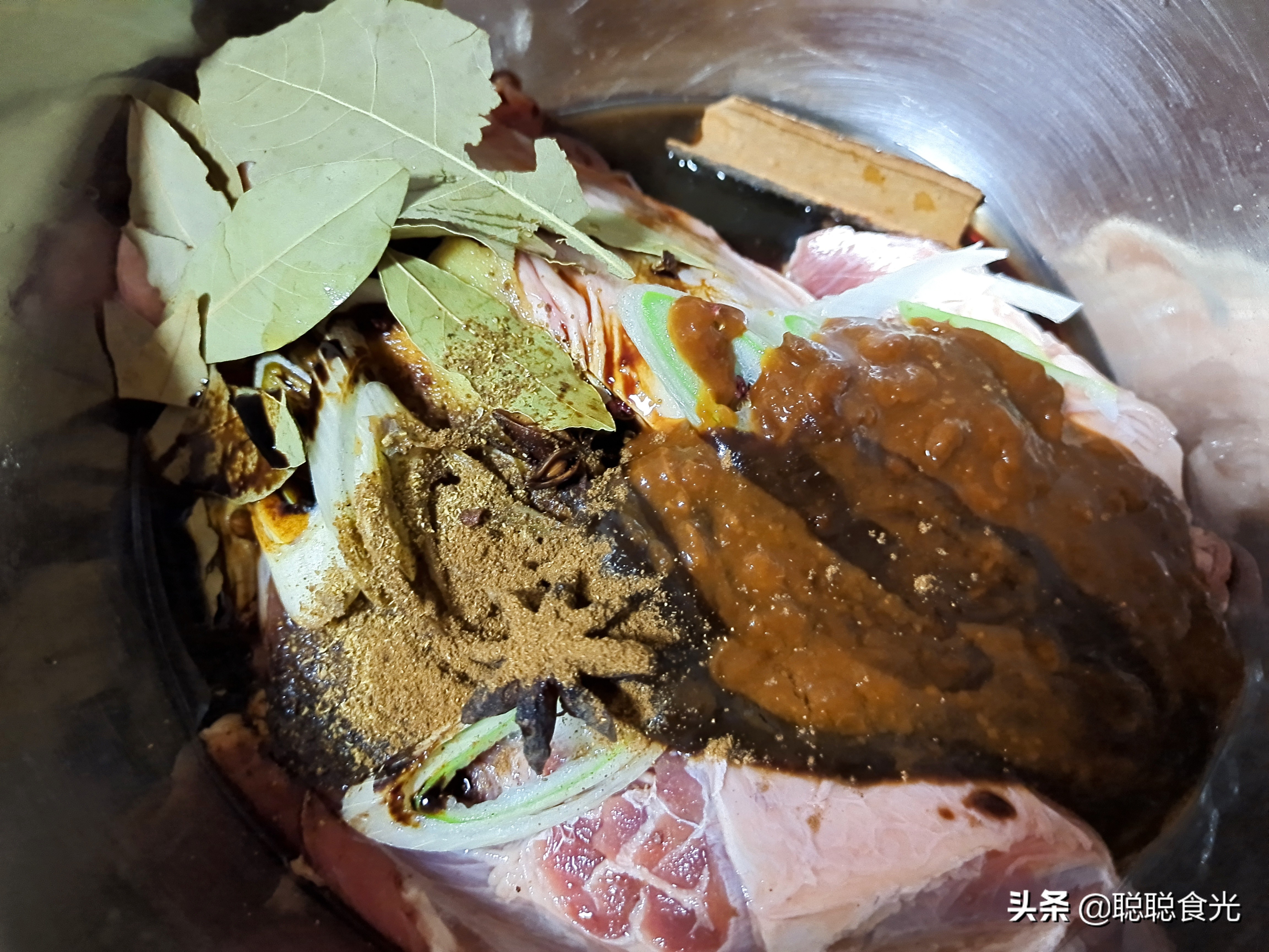 酱牛肉的做法	（牢记1腌2泡3酱牛肉不柴不松散）