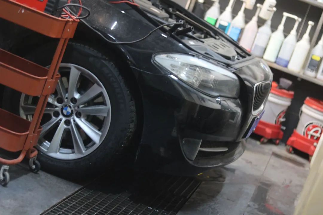 怪兽修车：翻新一辆13年的二手宝马5系，耗时25天完美复活它