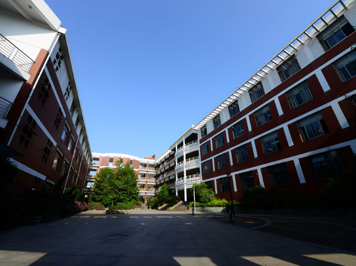 2021全国中学排名出炉，湖南2所中学进入前5，实力还是很强的