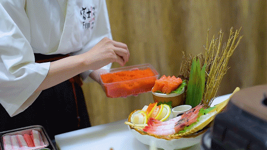 “徐州张柏芝”跑日本深度游？日料人均不到100，还能cos和服