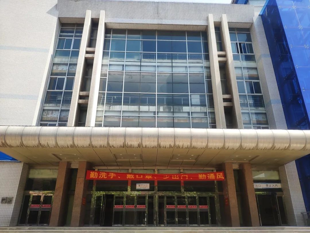 占地5700亩，坐拥四大校区、24个食堂！这可能是河南最“壕”的大学了！