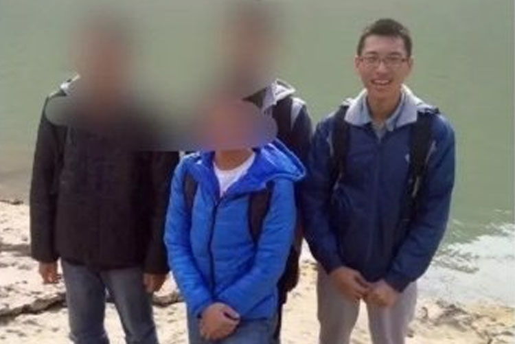 听说丑的男生找个女朋友就会变帅，你不信？来看看这几个小哥哥