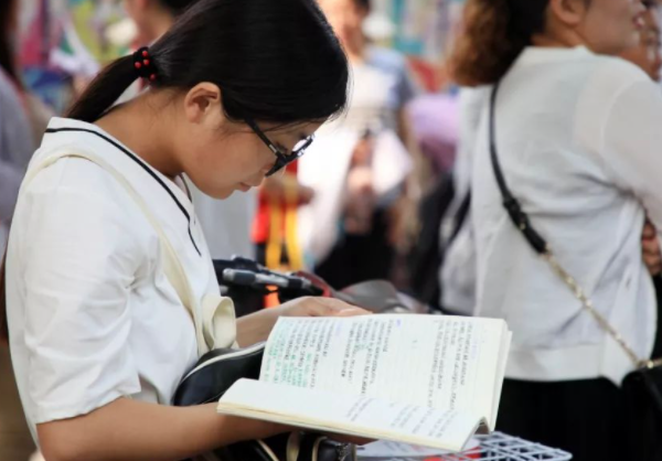 安徽高考生成绩超一本线7分，捡漏武汉211大学，填报志愿很重要