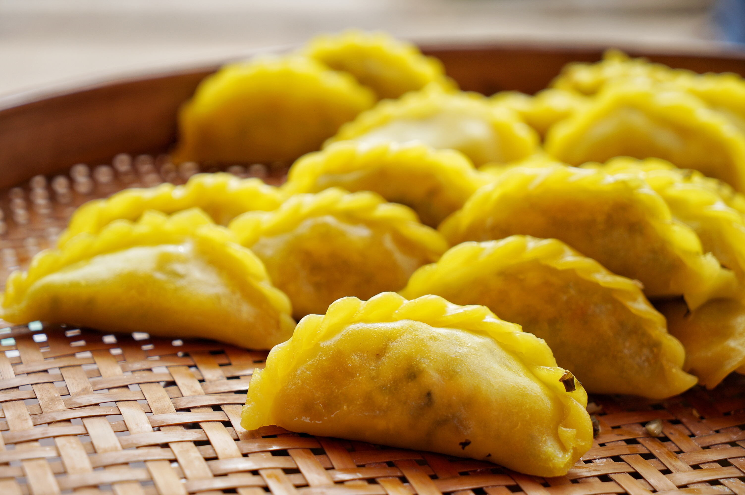 菜包糍萝卜丸花生饼眉豆饼葱花饼一条小吃街走下来,用这种方式做的菜