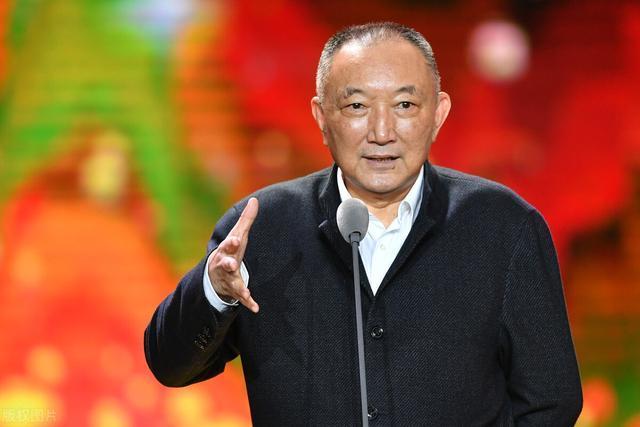 韩三平到底什么背景?为何他的名字频繁出现在众多电影的片头?