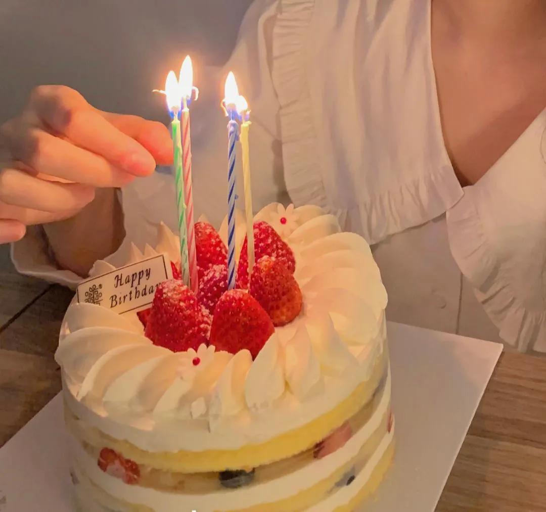 关于生日的说说独特的配图「简短」 _qq说说网