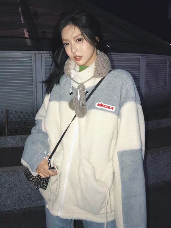那件杨超越上身的羊羔绒有何魅力？