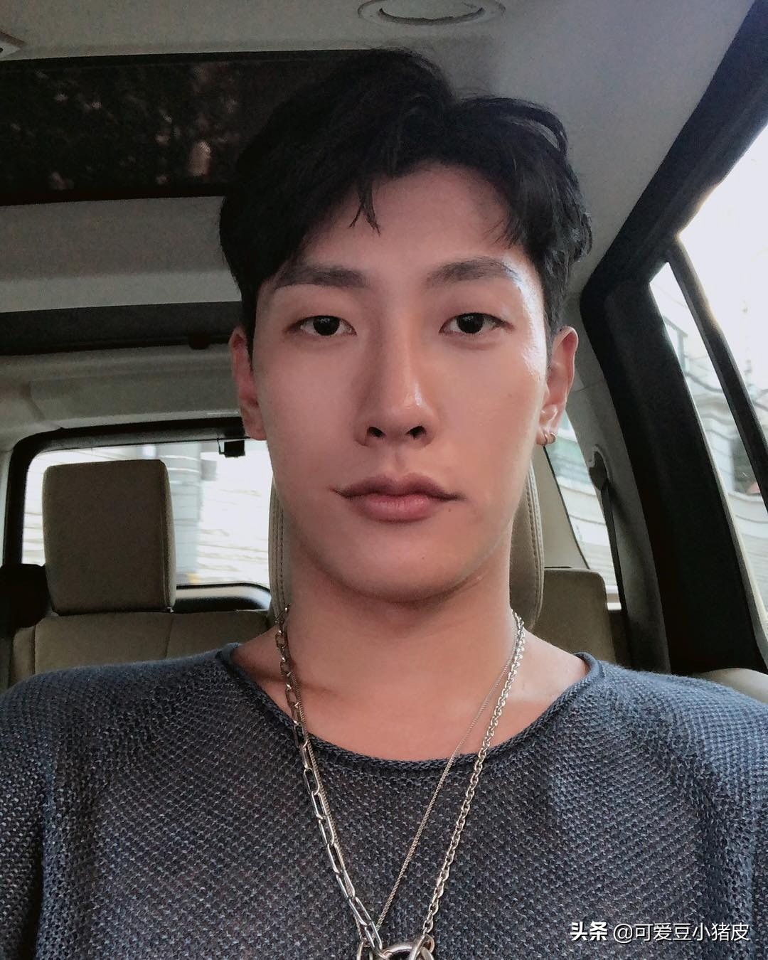 韩国乐坛只识男团？盘点6位独具一格的男歌手：吴赫有招牌烟嗓