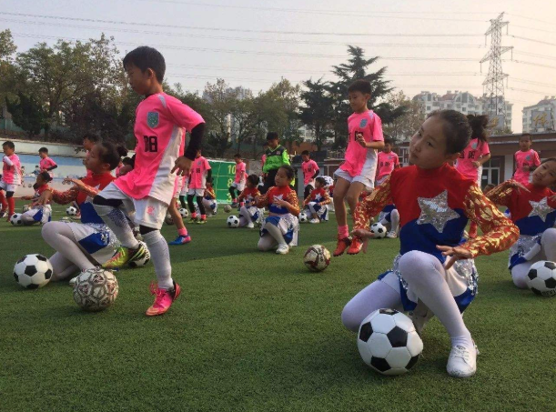 小学生“检讨书”走红，表面在反省，“藏头诗”还是被老师发现了