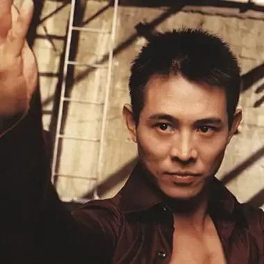 李連杰的家世背景到底有多牛？爺爺爸爸的簡介至今不敢公開