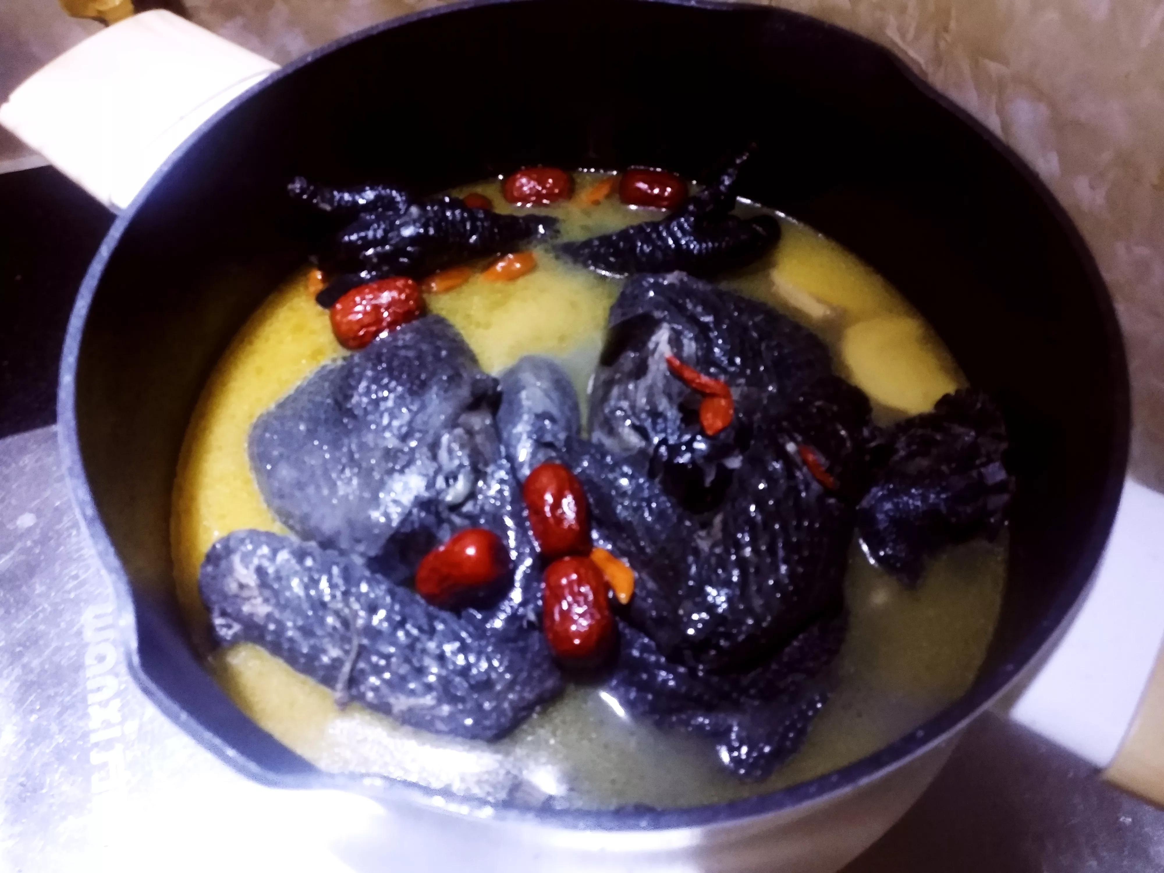 分享一道【红枣乌鸡煲】