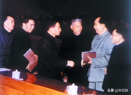 1955年大授衔：原定11大元帅，小平排名第7