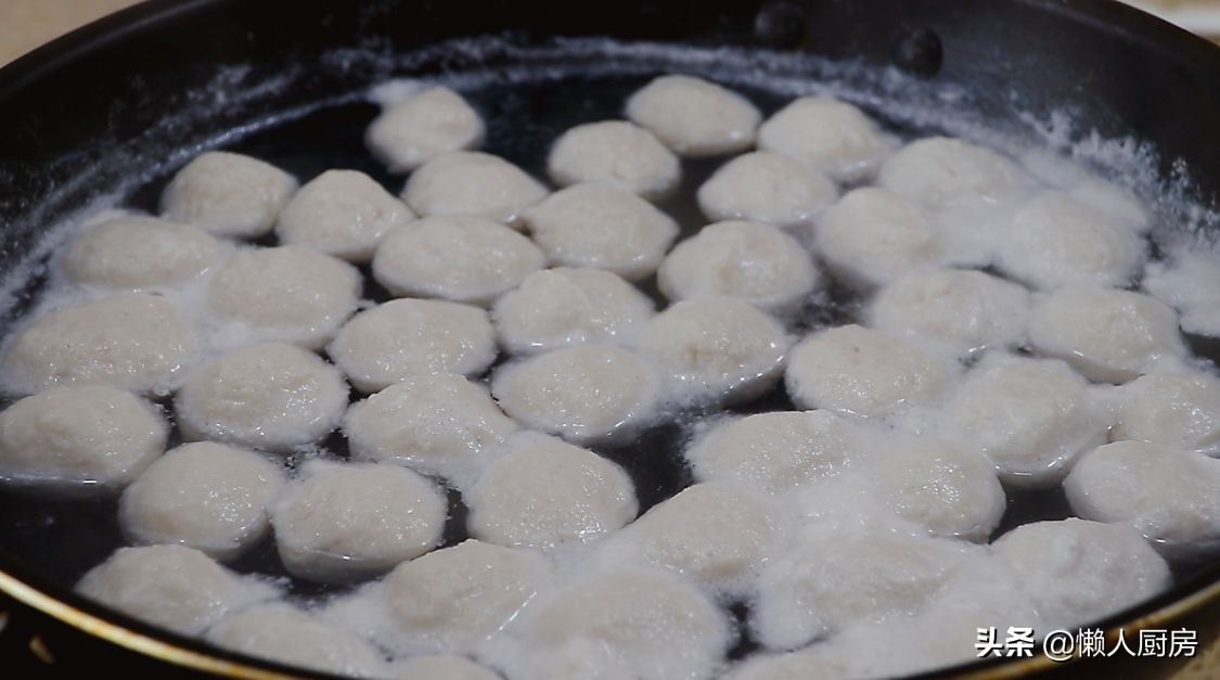 天冷了，我家隔天就用这鱼做鱼丸，每个鱼圆下锅都漂浮，别不会吃