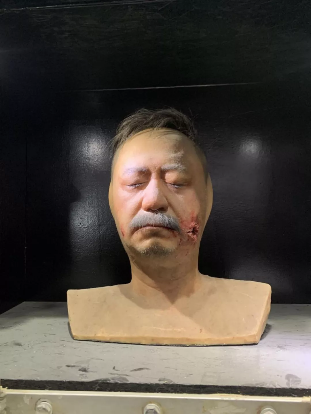 为什么《长津湖》有个“尸体假肢组”?战争片实体特效揭秘