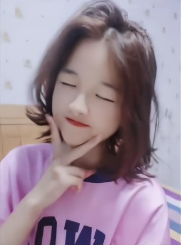 高考考场上的美女（美女学霸淡定查分）