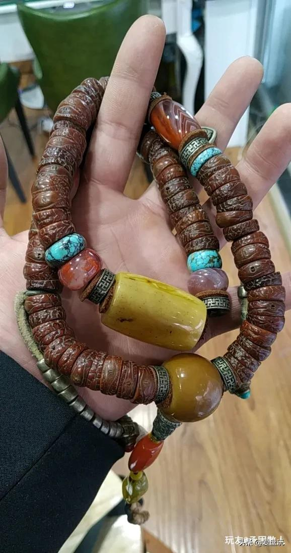 当年花20块钱买的串儿，盘了近9年，身价至少涨了10倍