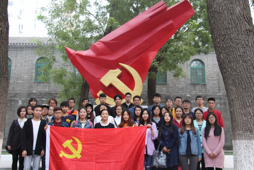 大学生入党有诸多优势，但想要顺利入党，学生要注意以下4个方面