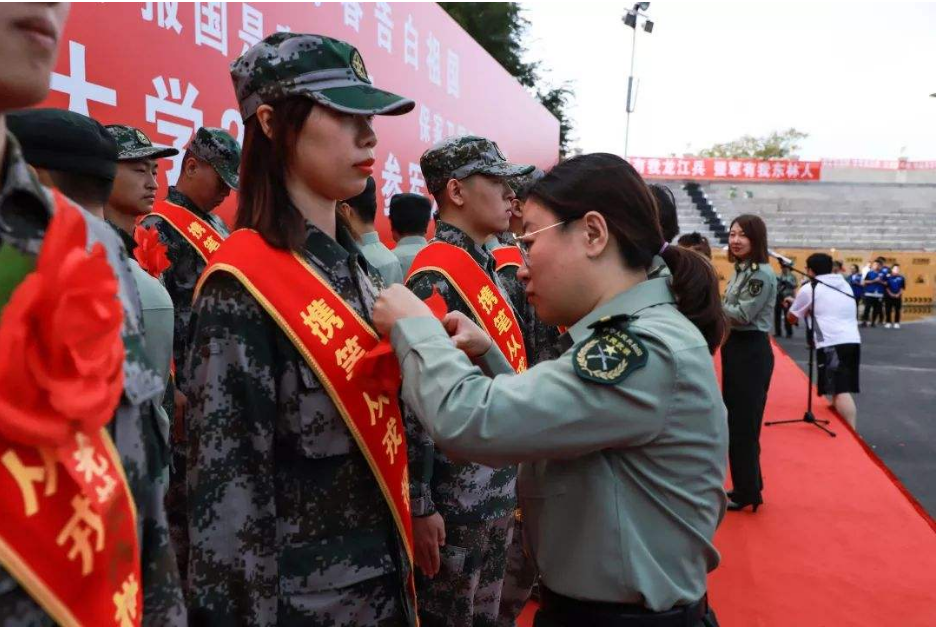 本科当兵和专科当兵有什么区别？将影响未来晋升，学生要提前了解