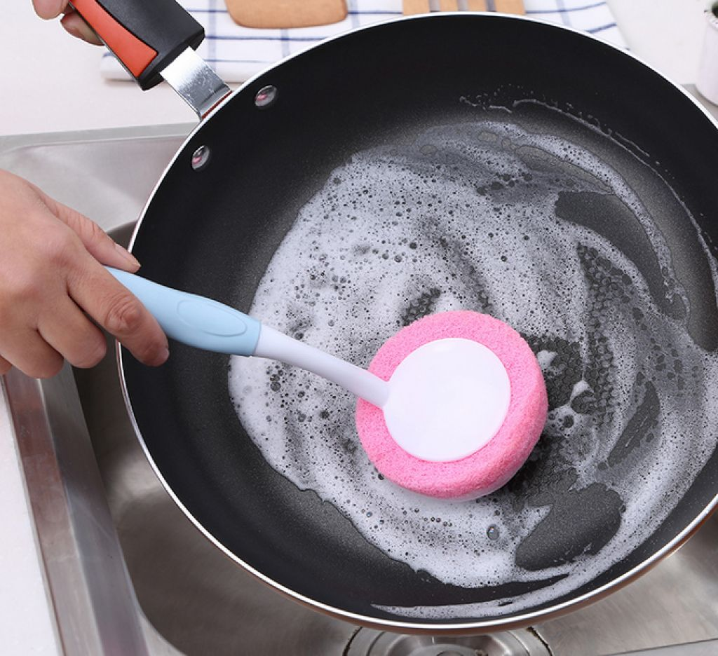 清洗厨具油污太"伤手",保鲜膜加小苏打,问题解决掉!