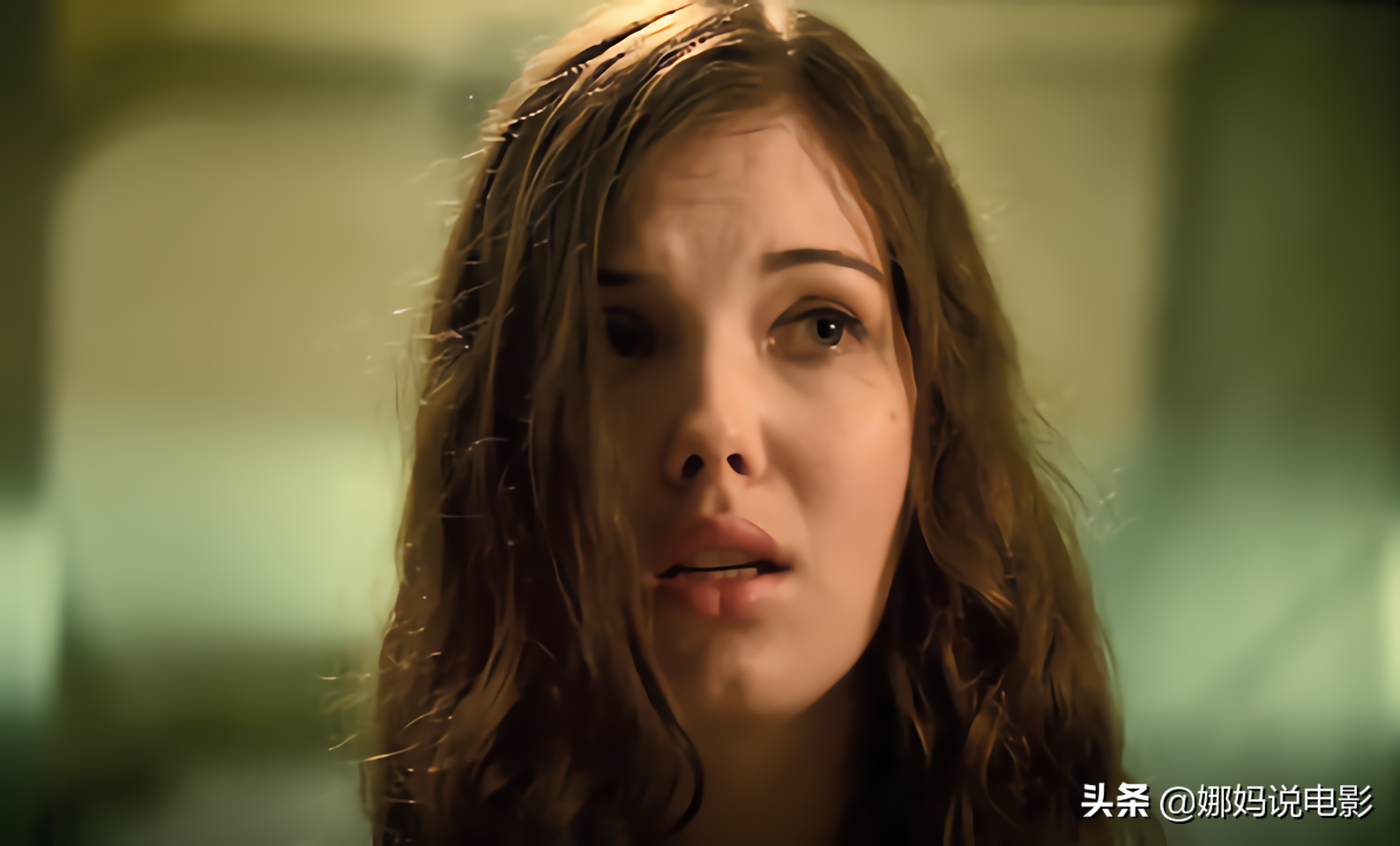 蛇蝎美人:女明星被关女子监狱,到处都是黑暗交易,压抑到了极点