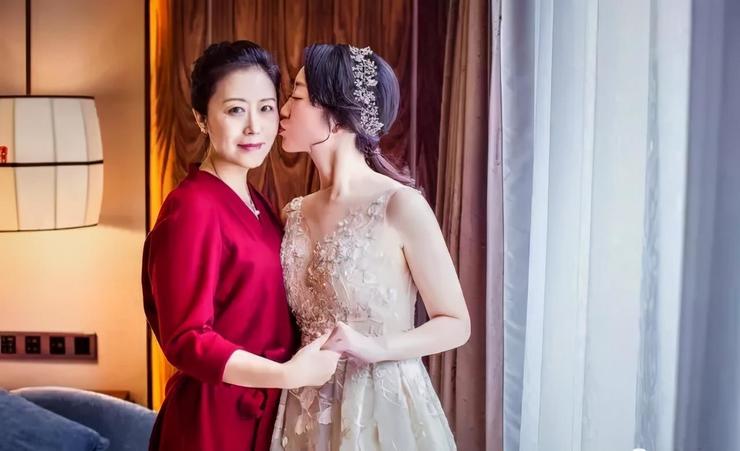 婚礼上父母应该怎么穿才最得体呢