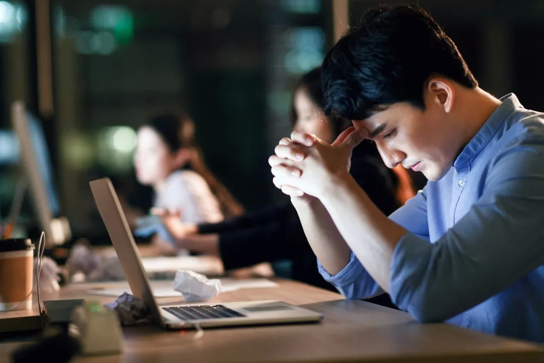 国内“新型穷人”诞生，有车有房身价百万，却连一万存款也没有