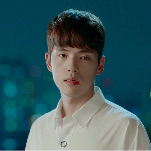 《爱的迫降》男星再道歉！曾因入戏太深患抑郁，当场给女星摆臭脸