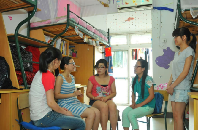 大学宿舍有两点要注意，触碰会影响感情，提前了解才能规避