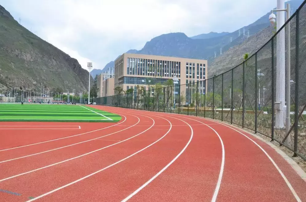 四川民族学院落户泸定！而我们却把青春留给了姑咱的风和大渡河！