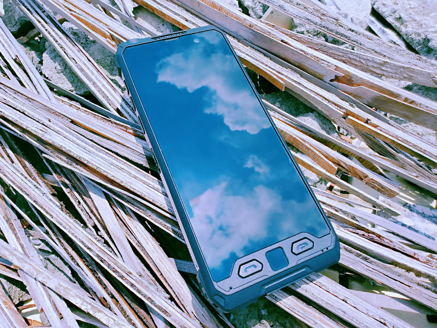 「新品曝光」红外热成像多模北斗定位手机征服S19评测