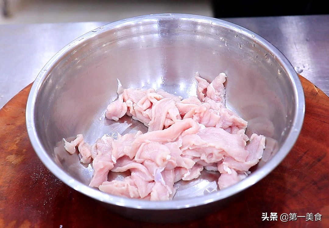图片[2]-【水煮肉片】做法步骤图 掌握这1个调味 在家也能做出饭店的味-起舞食谱网