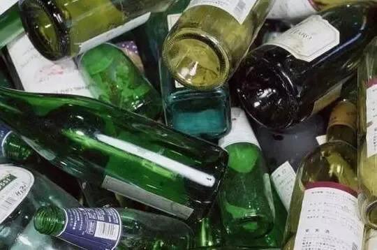 废玻璃瓶可以回收吗？废旧啤酒瓶能卖钱吗？