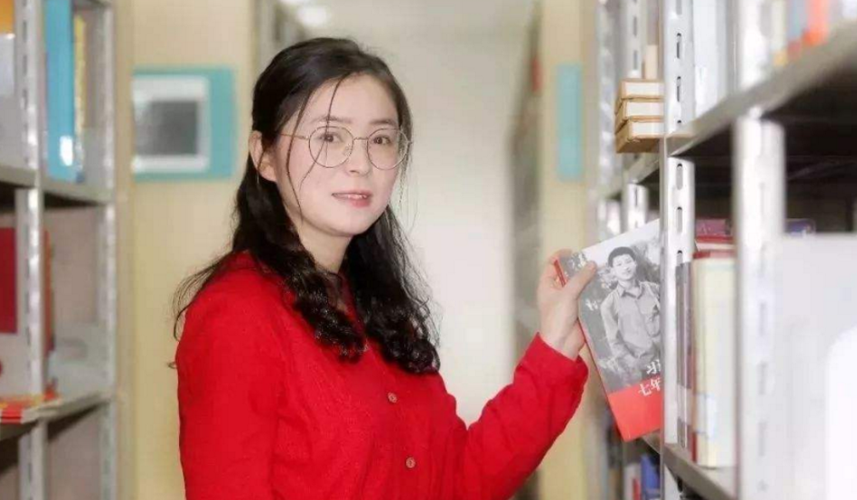 大学辅导员的工资并不高，为何研究生抢着当？福利诱人只是一方面