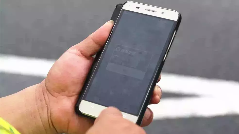 珠海交警新神器上线！上千小车已被录入黑名单，数百司机落网！