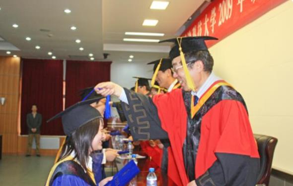 清华大学毕业生名单，奥特曼都硕士毕业了，你还有什么资格不努力