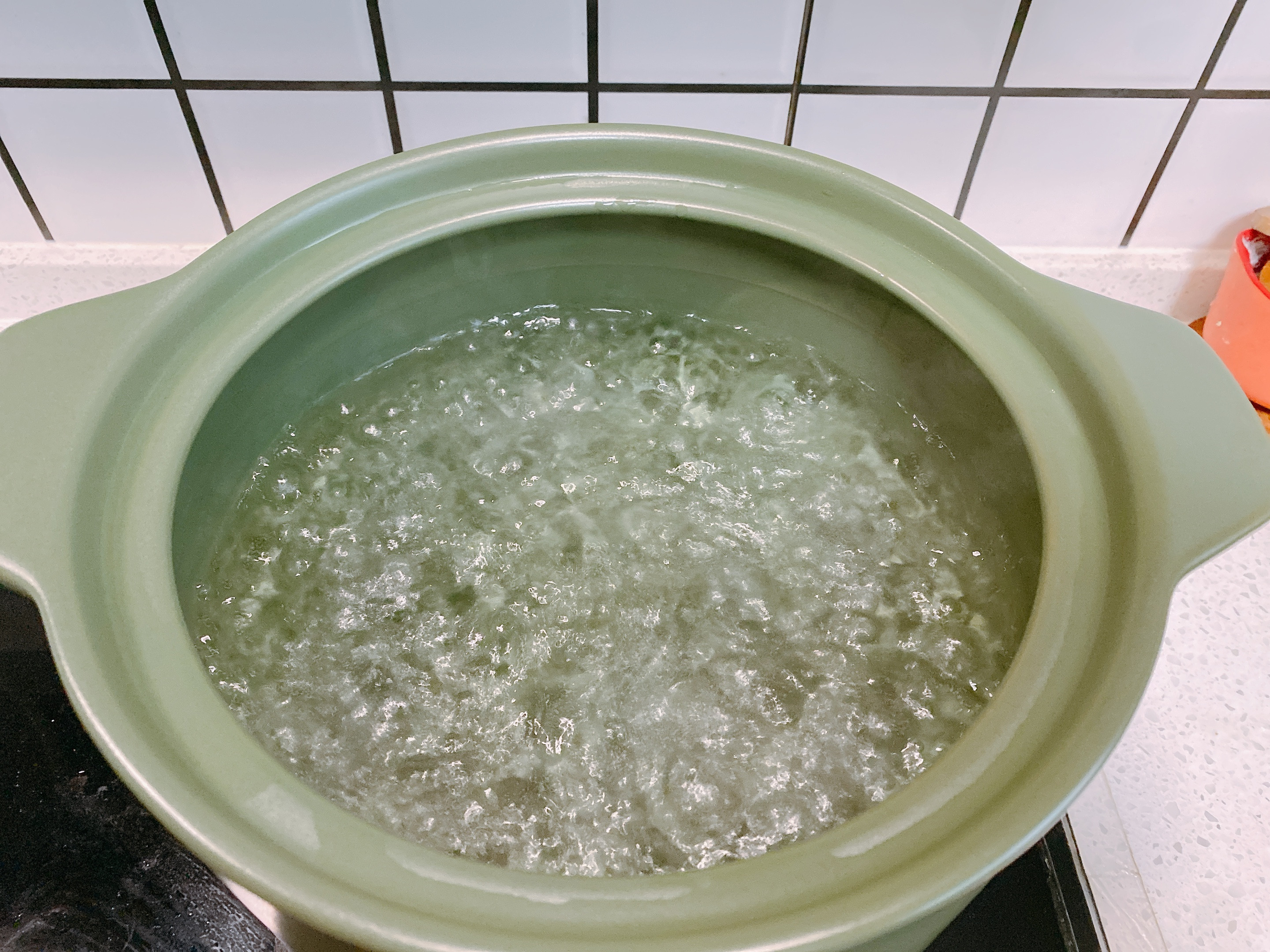 小米粥的做法和功效（冬日小米粥的特殊秘方传授）