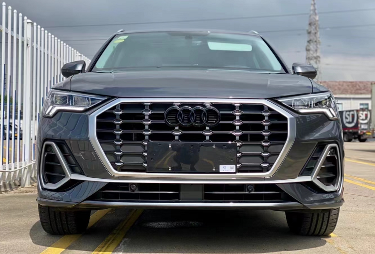 连降6万！体验奥迪Q3，豪华感明显，内饰翻毛皮，2.0T动力强吗？