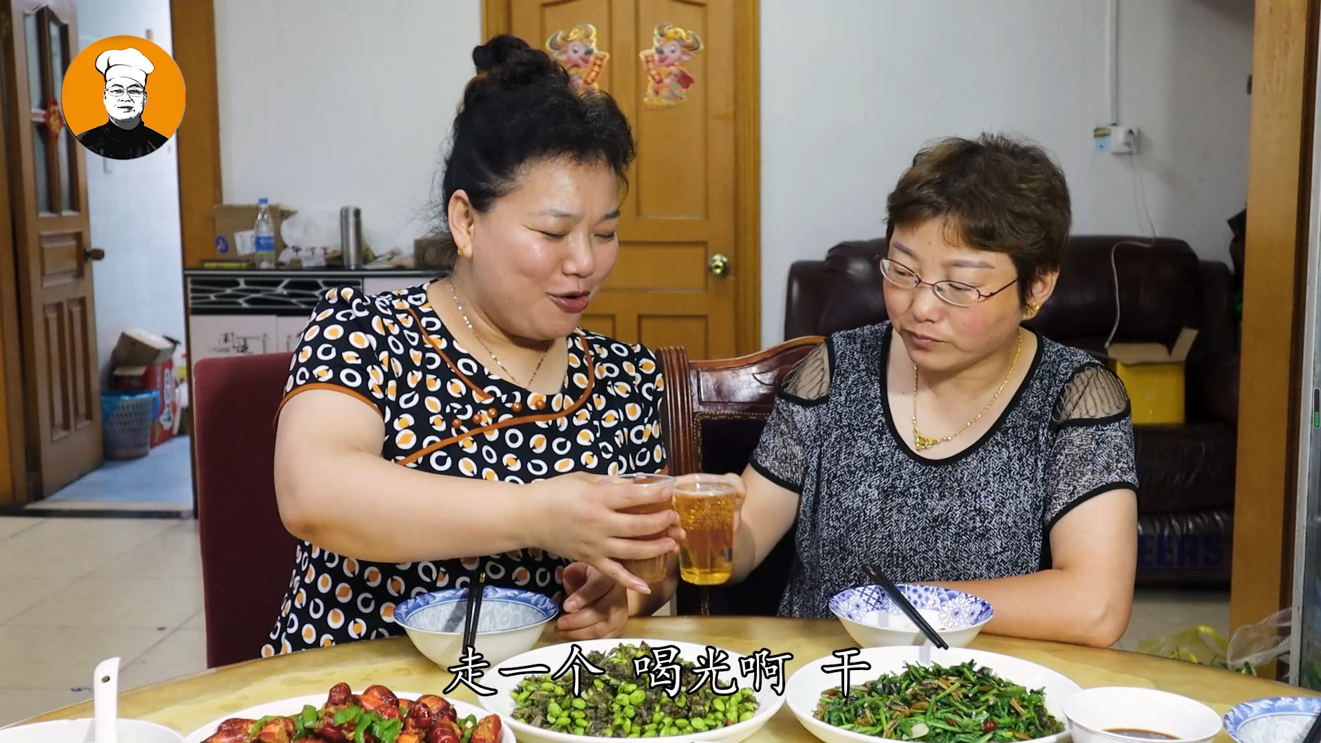 炒毛豆的做法（上海经典开胃小菜咸菜炒毛豆教程）