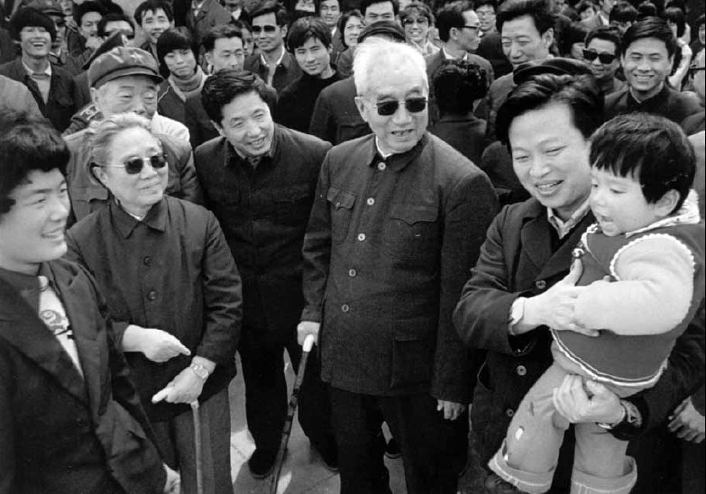 十大元帅32岁在干什么：林彪在苏联度假泡温泉，朱德在四川缴费
