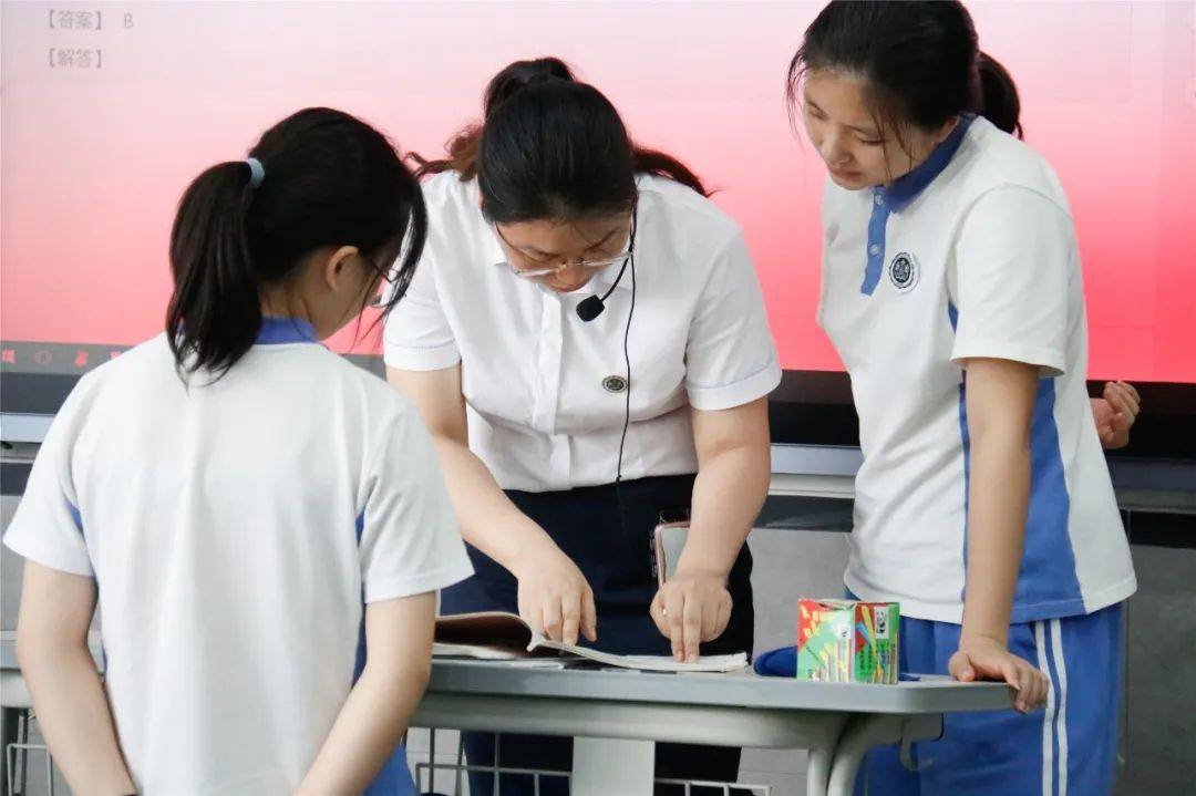 民办学校“涨声”不断，家长坐不住了，“天价学费”谁来买单？