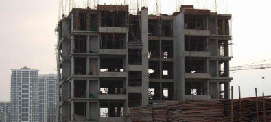 刚交完30万首付开发商却跑路，房子成烂尾楼，还要每月还房贷吗？